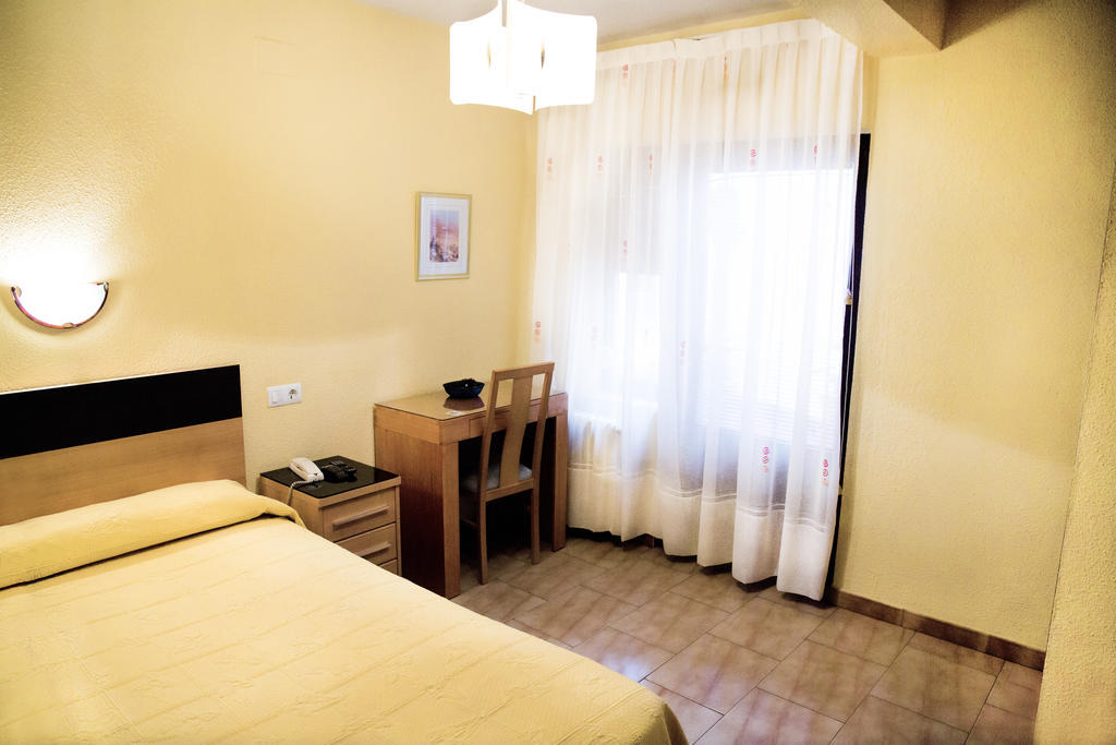 Hostal Guzman El Bueno By Gaiarooms Leon Room photo