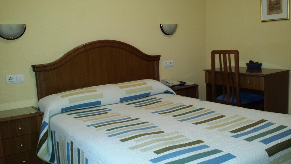 Hostal Guzman El Bueno By Gaiarooms Leon Room photo