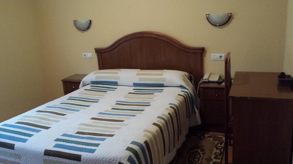 Hostal Guzman El Bueno By Gaiarooms Leon Room photo